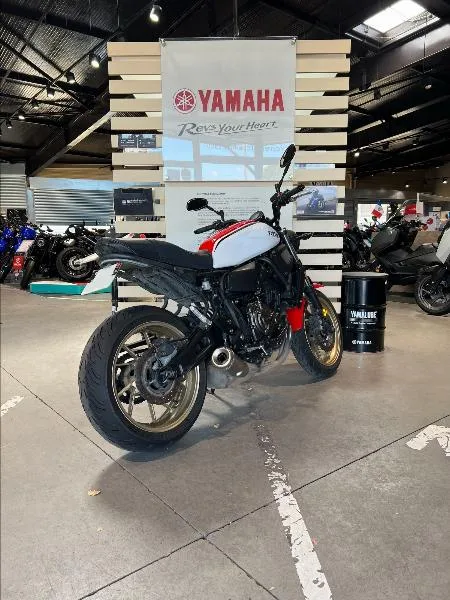 XSR 700