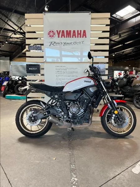 XSR 700