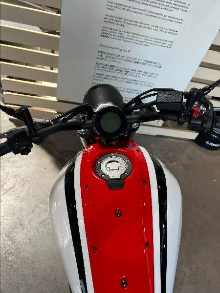 XSR 700