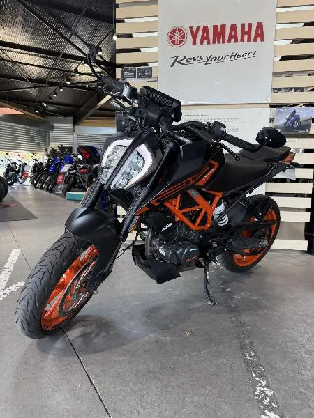 125 DUKE ABS