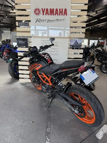 125 DUKE ABS