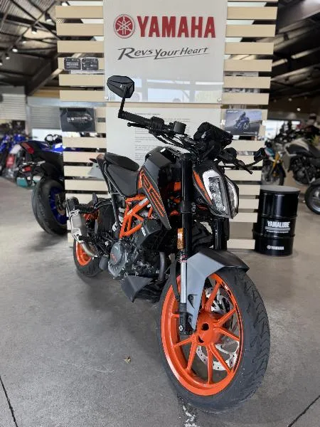 125 DUKE ABS