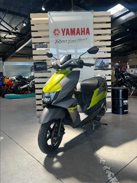 AVENIS 125