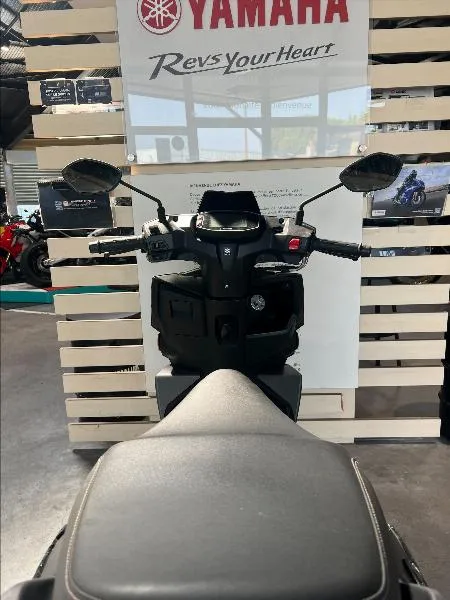 AVENIS 125