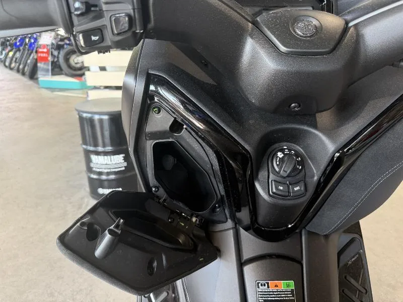 XMAX 125 TECH MAX