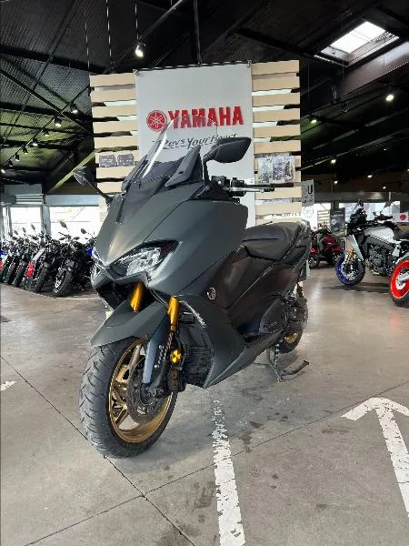 XP TMAX 560 TECH MAX KAMO