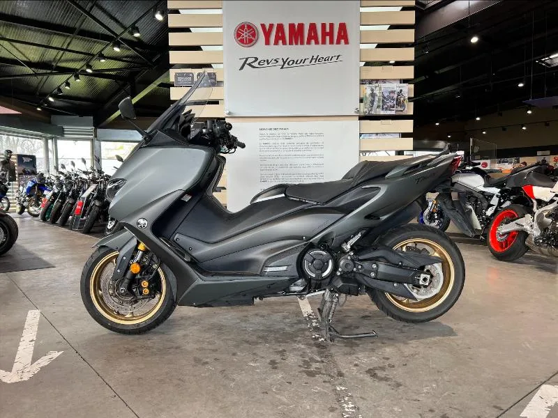 XP TMAX 560 TECH MAX KAMO