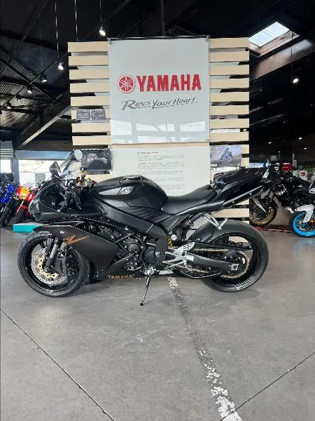 YZF 1000 R1