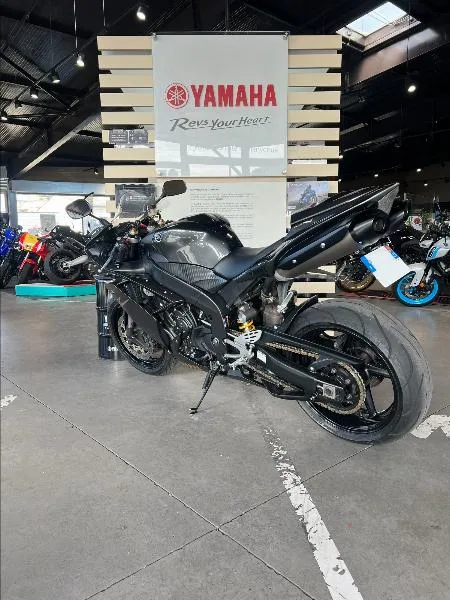 YZF 1000 R1