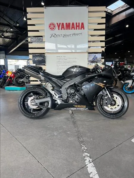 YZF 1000 R1