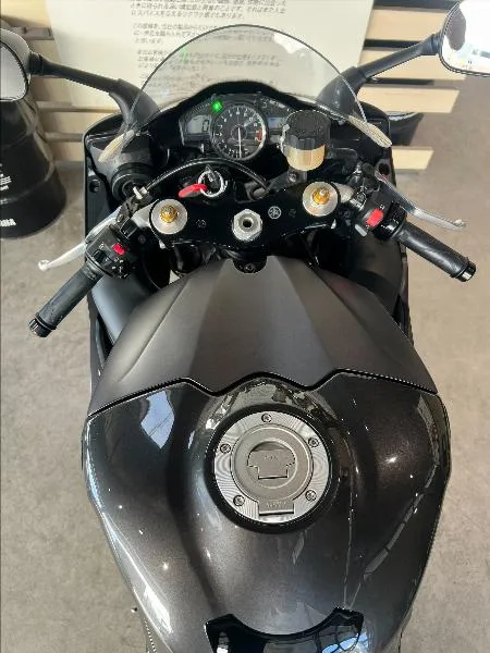 YZF 1000 R1