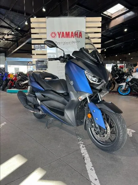 XMAX 400