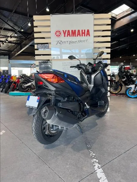 XMAX 400