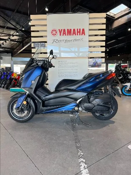 XMAX 400