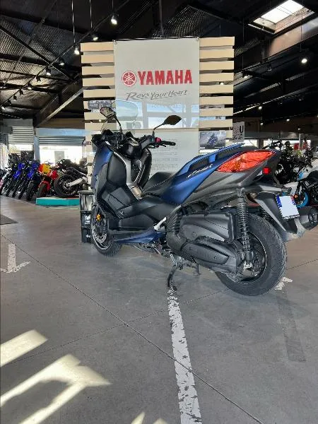 XMAX 400