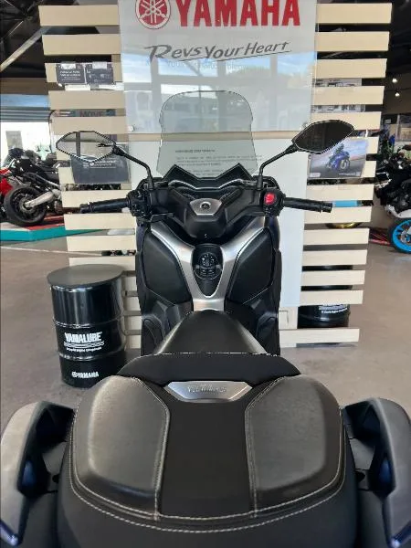 XMAX 400