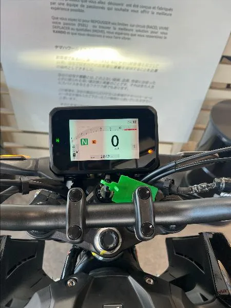 CB 125  R