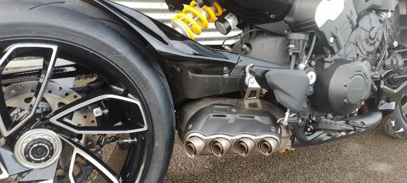 DIAVEL V4