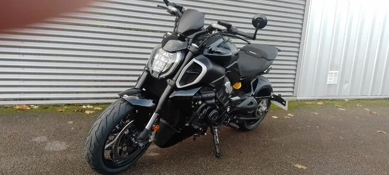 DIAVEL V4