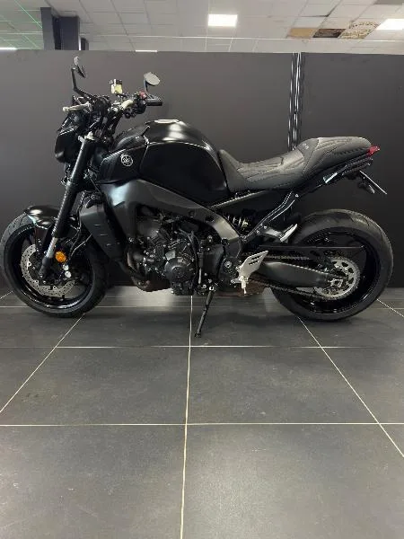 MT09