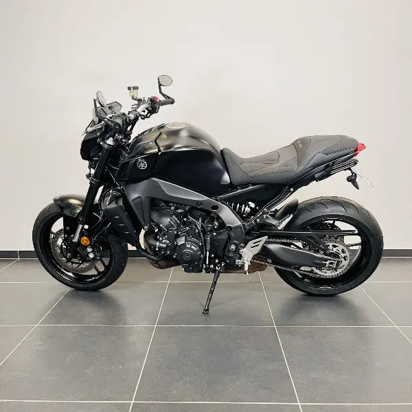 MT09