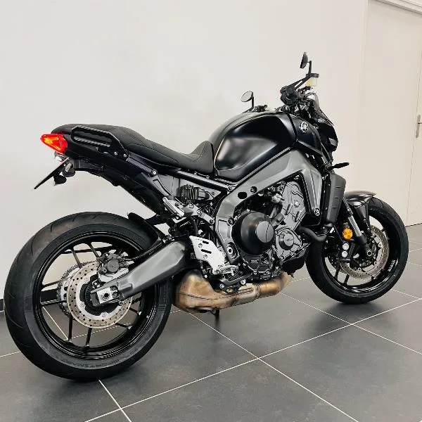 MT09