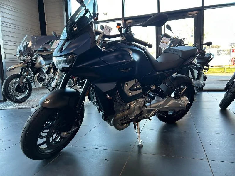 V100  MANDELLO