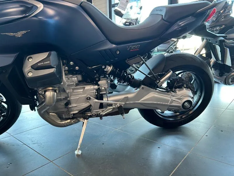 V100  MANDELLO