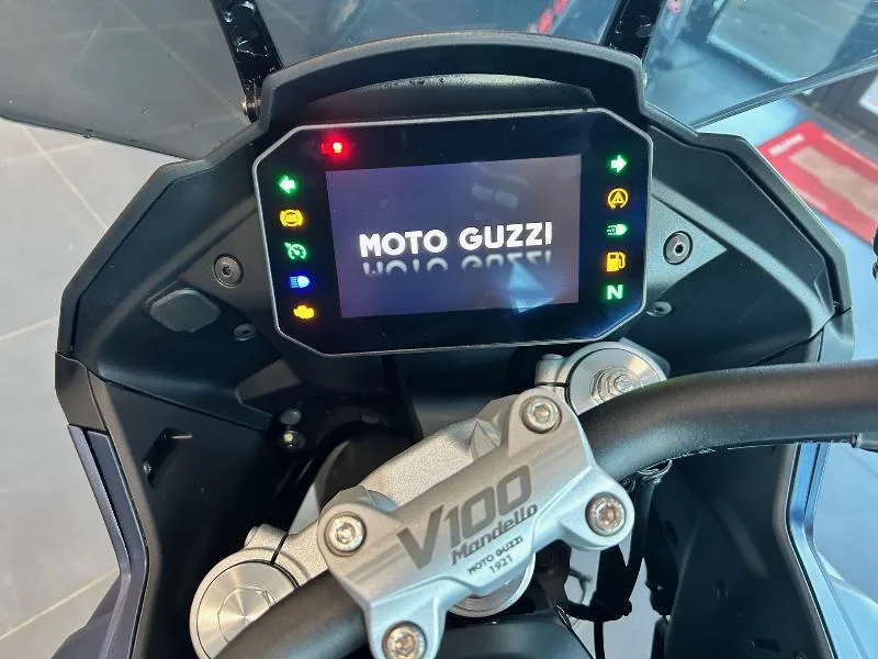 V100  MANDELLO