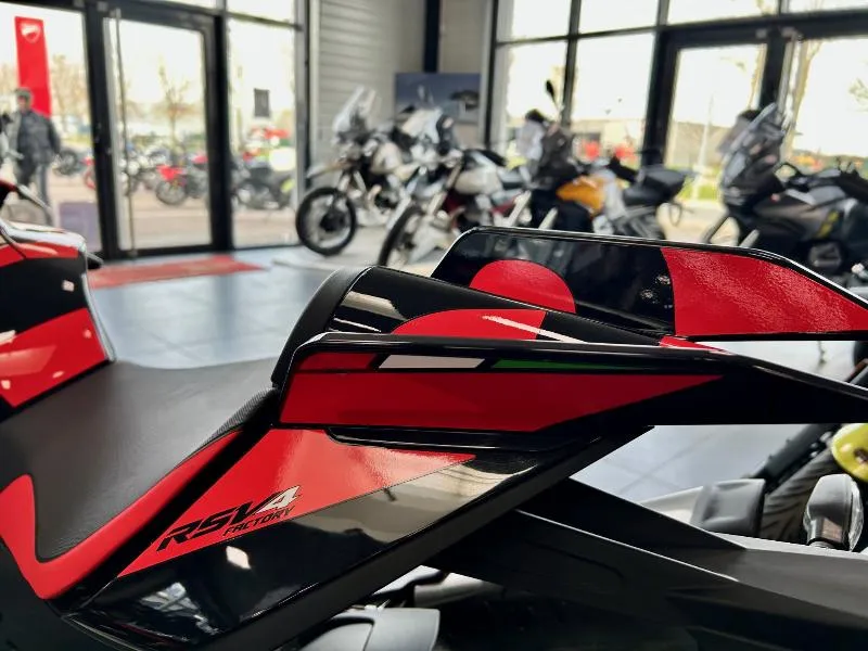 RSV4 1100 FACTORY