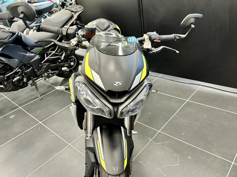 STREET TRIPLE 765 RS