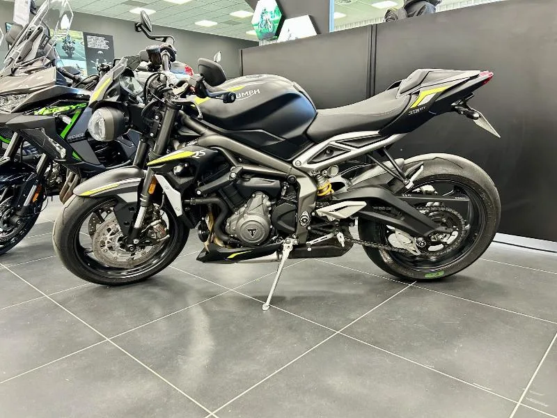 STREET TRIPLE 765 RS
