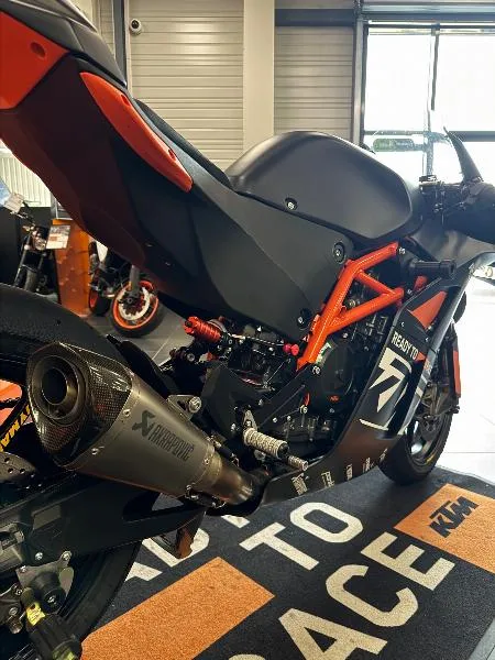 RC8C