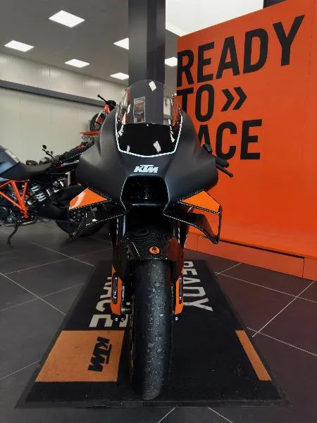 RC8C