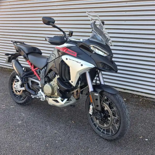 MUTLISTRADA V4 RALLY TRAVEL ET RADAR