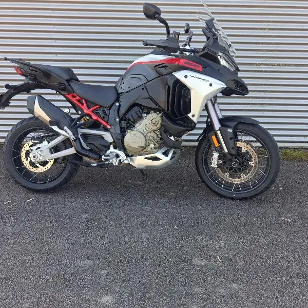 MUTLISTRADA V4 RALLY TRAVEL ET RADAR