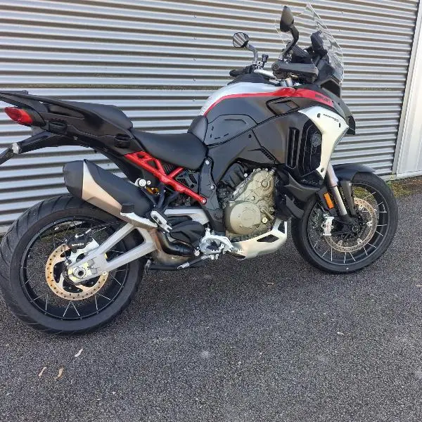 MUTLISTRADA V4 RALLY TRAVEL ET RADAR