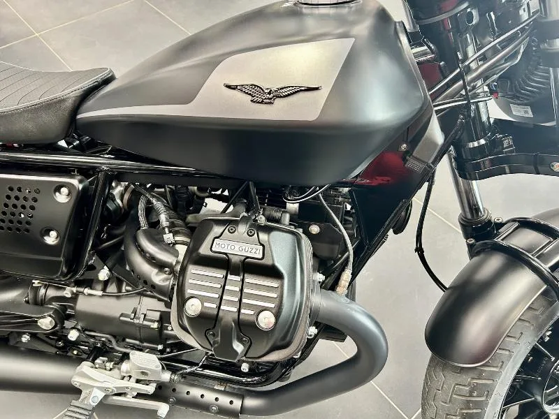 V9 BOBBER