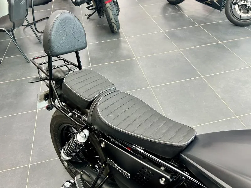 V9 BOBBER