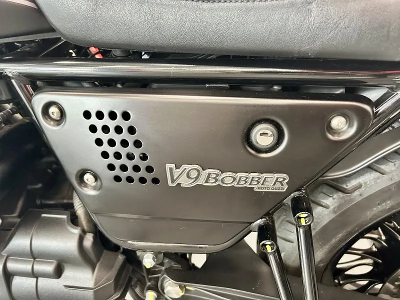 V9 BOBBER