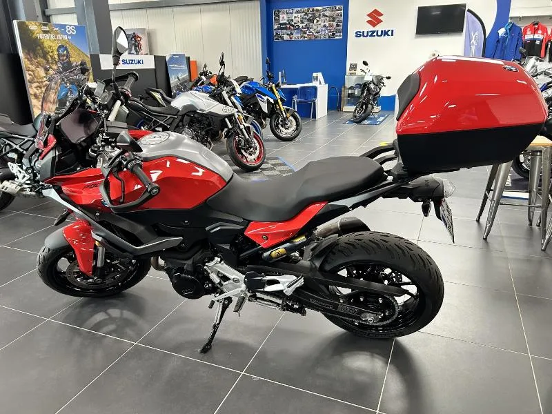 F 900 XR