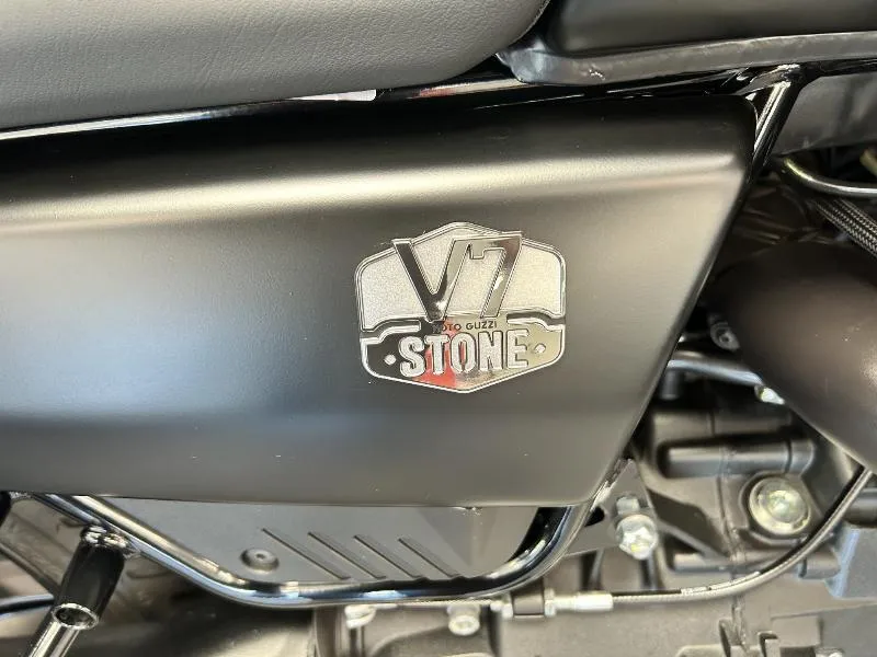 V7 STONE