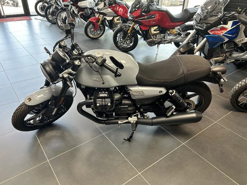 V7 SPORT 850