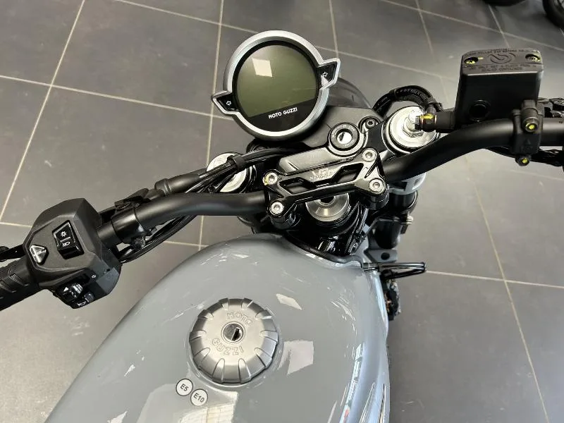 V7 SPORT 850