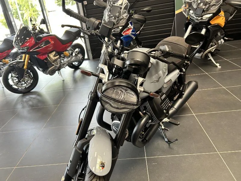 V7 SPORT 850