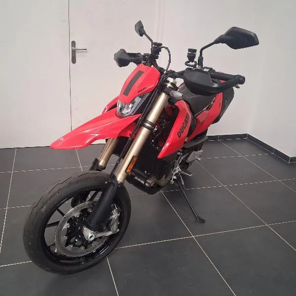 HYPERMOTERD 698