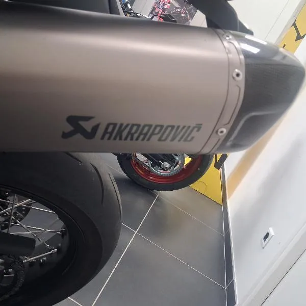 701 SUPERMOTO