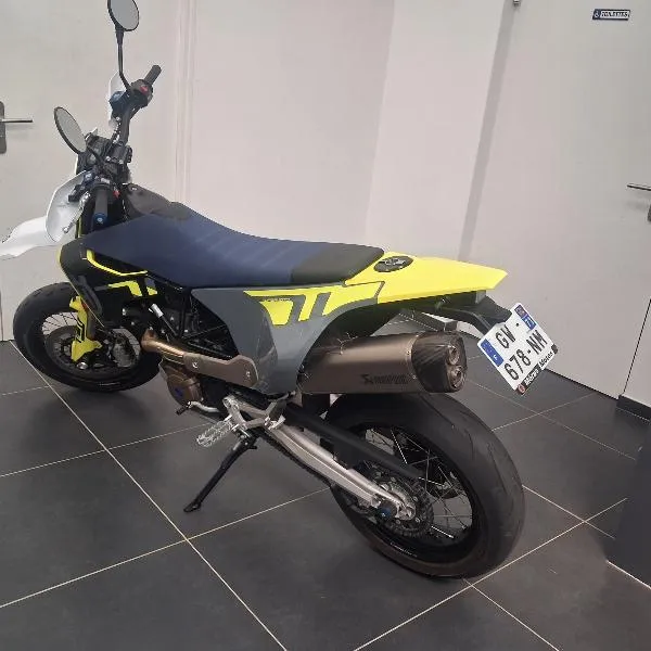 701 SUPERMOTO