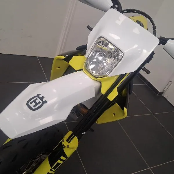 701 SUPERMOTO