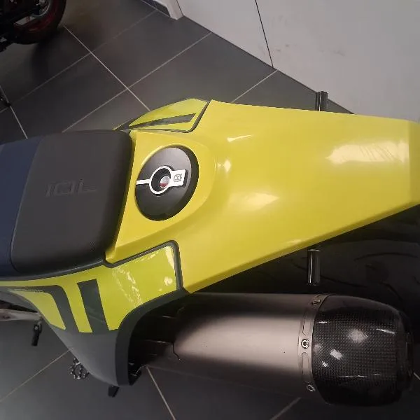 701 SUPERMOTO